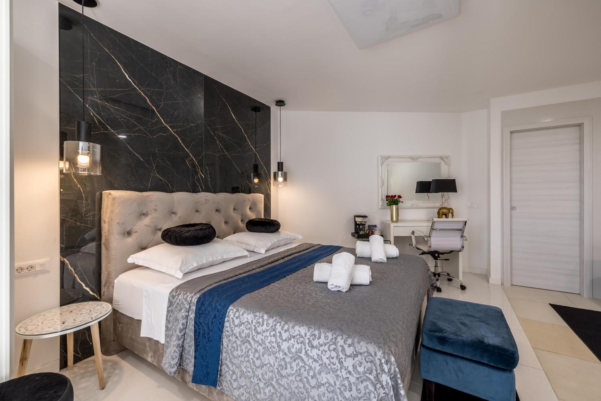 Luxury * Split